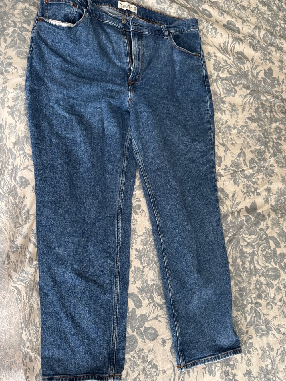 Abercrombie & Fitch Women's Straight-Leg Blue Jeans